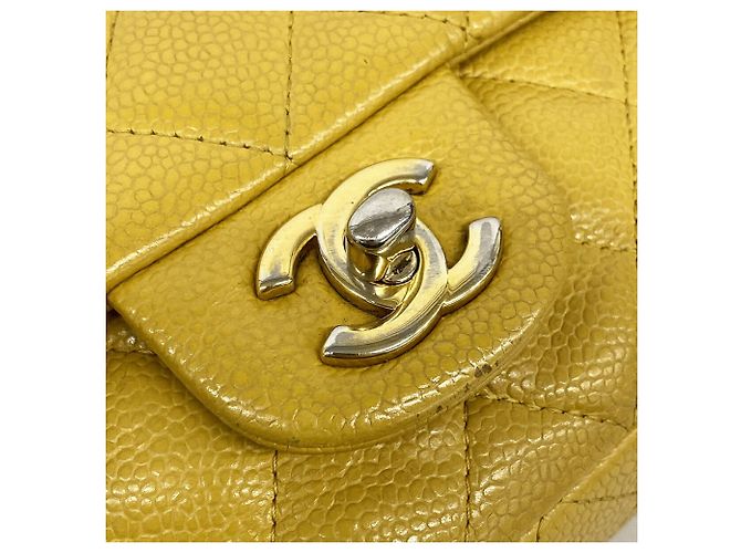 Chanel Mini Matelassé Schultertasche mit Kette - Ansicht 7
