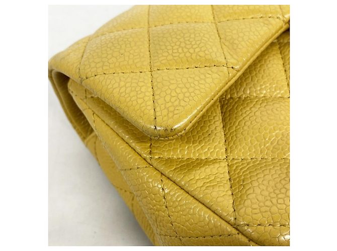 Chanel Mini Matelassé Schultertasche mit Kette - Ansicht 8