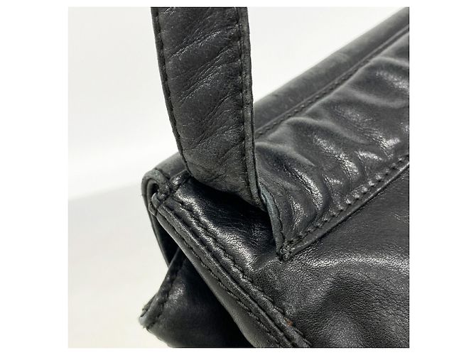 Borsa a tracolla Chanel in pelle d'agnello nera - vista 12