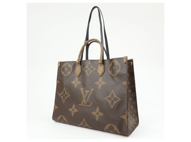 Louis Vuitton OnTheGo Reverse Monogram Giant GM - vista 3