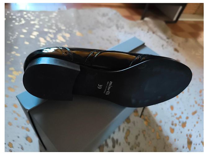 Scarpe Minelli in vernice nera - vista 5