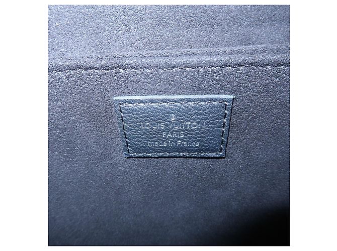 Louis Vuitton Lockme Ever Leather MM - vista 6