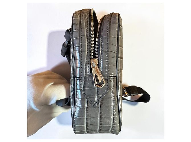 Givenchy Bond – Crocodile-Embossed Leather Backpack – Spring/Summer 2020 - vista 10