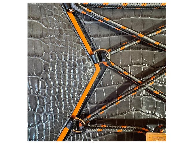 Givenchy Bond – Crocodile-Embossed Leather Backpack – Spring/Summer 2020 - vista 4