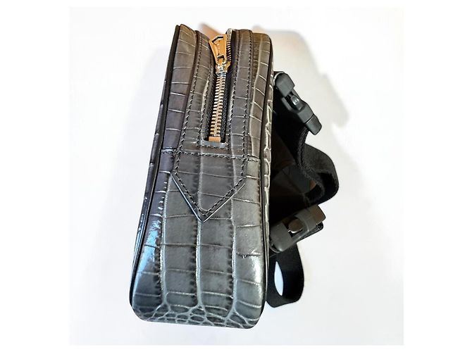 Givenchy Bond – Crocodile-Embossed Leather Backpack – Spring/Summer 2020 - vista 9