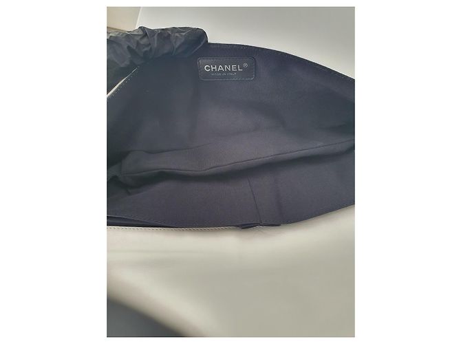 Borsa a pochette Chanel Ice Cube in pelle nera e bianca - vista 5