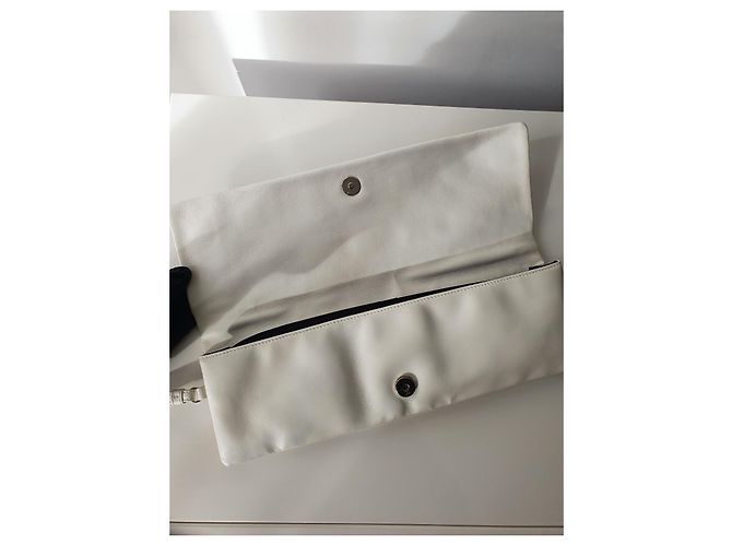 Borsa a pochette Chanel Ice Cube in pelle nera e bianca - vista 8