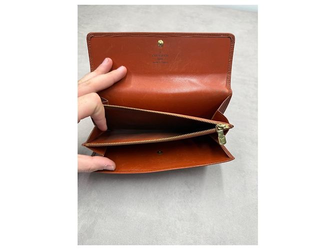 Louis Vuitton Cartera Larga Piel Epi Marrón - vista 13