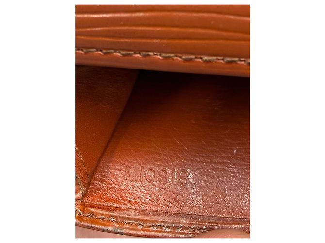 Louis Vuitton Cartera Larga Piel Epi Marrón - vista 15