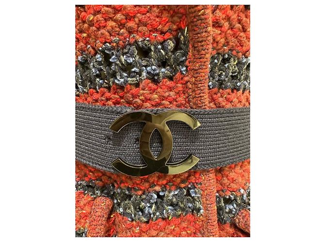 Abrigo de bouclé a rayas Chanel 2017 con hebilla CC Sz.44 de segunda mano - vista 7