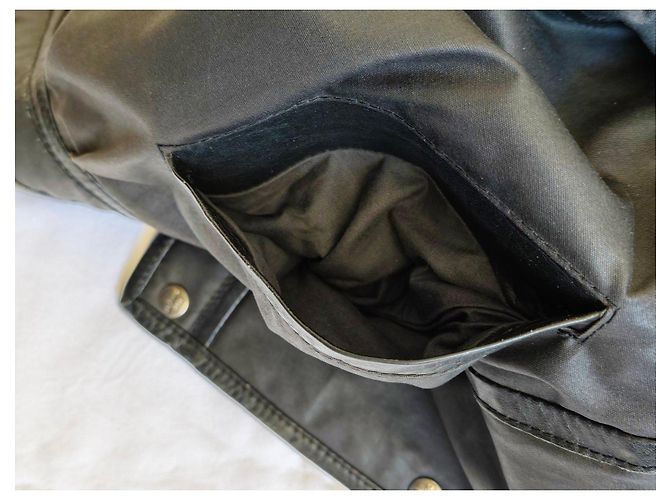 Giacca invernale in pelle nera Mac Douglas foderata in shearling - vista 10