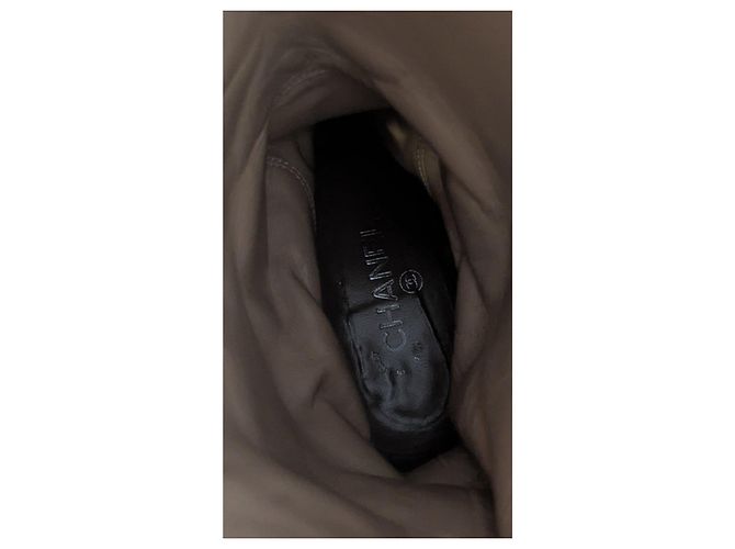 Botas Chanel de cuero negro y gris - vista 15