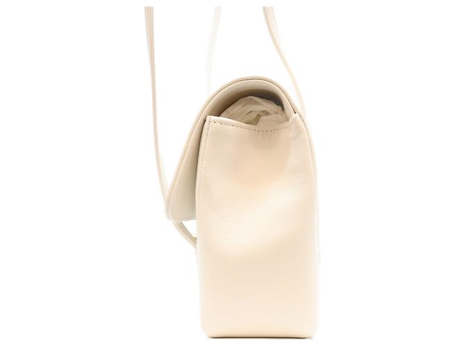 Borsa a tracolla Chanel Coco Small Flap in pelle caviar bianca stile preppy - vista 2