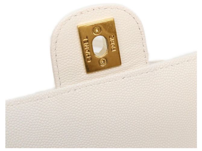 Borsa a tracolla Chanel Coco Small Flap in pelle caviar bianca stile preppy - vista 9