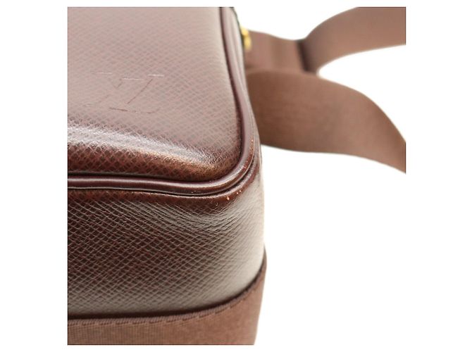 Borsa a tracolla Louis Vuitton Acajou Taiga Reporter - vista 7
