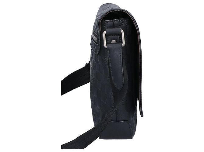 Borsa a tracolla Louis Vuitton Damier Infini District MM - vista 4