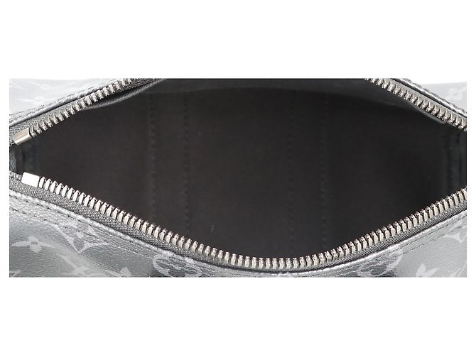 Borsa Louis Vuitton Monogram Eclipse Keepall Bandoulière 25 - vista 6