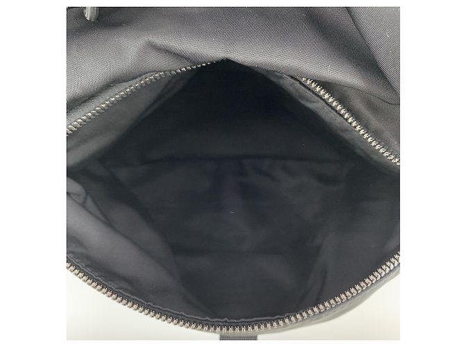 Prada Re Nylon Canvas Rucksack Schultertasche Schwarz mit silberner Hardware - Ansicht 7