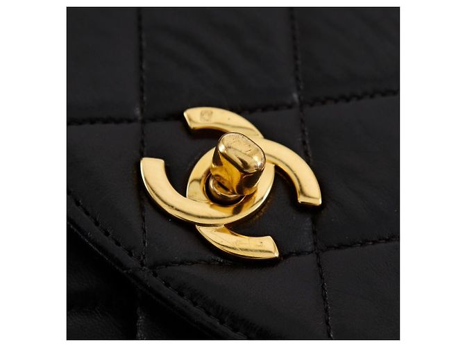 Chanel Matelassé Rucksack aus Lammleder - Ansicht 10
