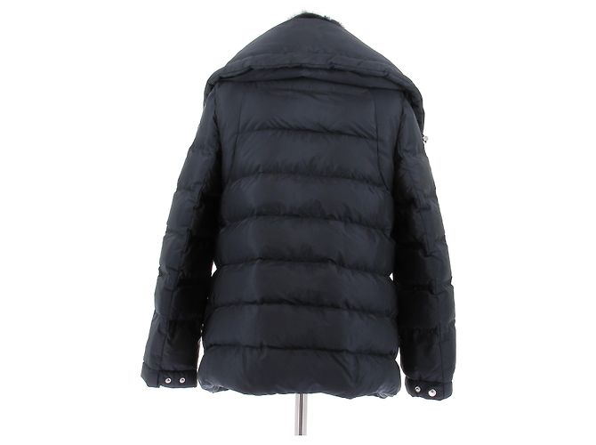 Prada Marineblauer Daunenmantel mit Pelzkragen - Ansicht 2