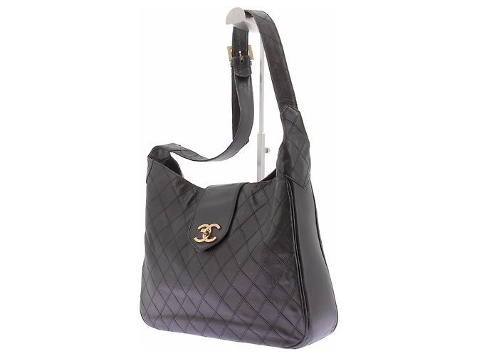 Chanel Borsa media in pelle nera con logo dorato - vista 2