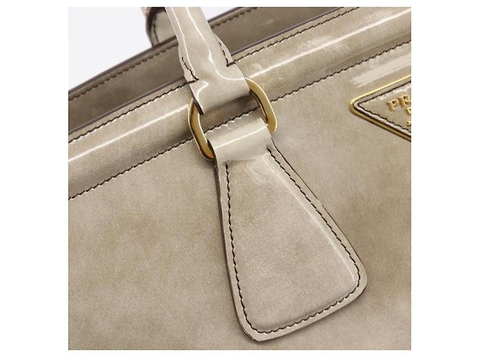 PRADA Hand Bag Patent Beige Gold Tone - vista 20