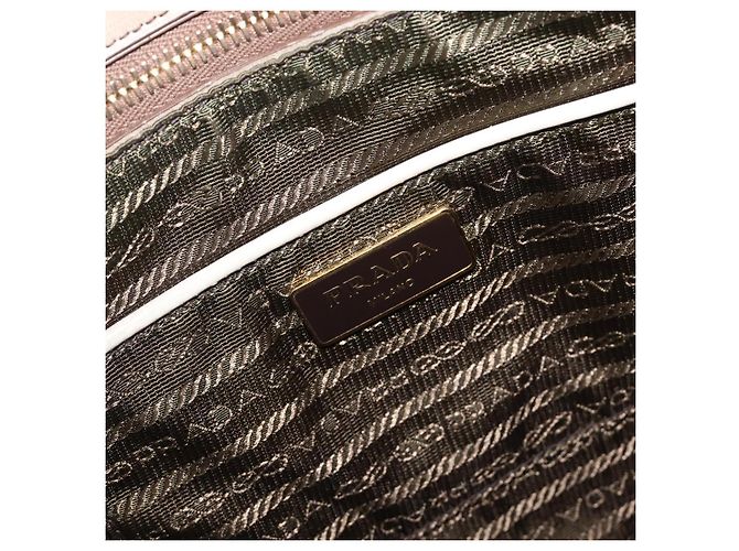PRADA Hand Bag Patent Beige Gold Tone - vista 21