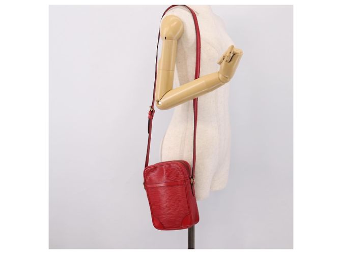 LOUIS VUITTON Epi Danube Shoulder Bag Red M45637 LV - vista 22