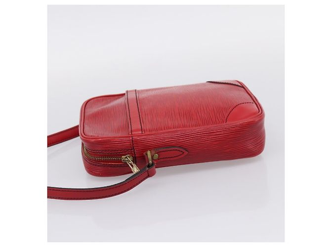 LOUIS VUITTON Epi Danube Shoulder Bag Red M45637 LV - vista 3