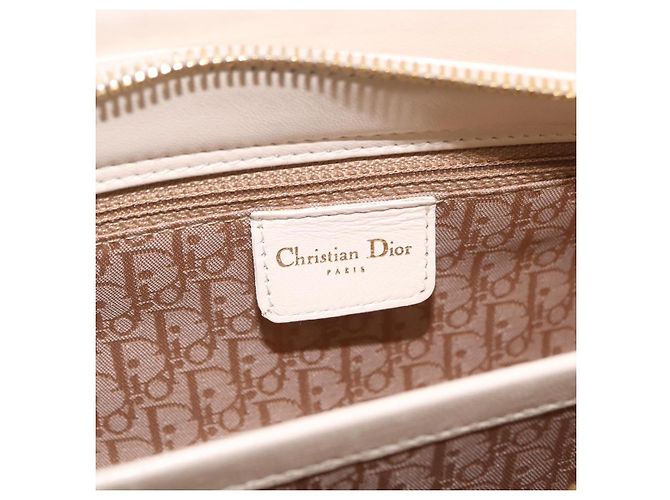 Christian Dior Canage Shoulder Bag Lamb Skin Beige Gold Tone - vista 22