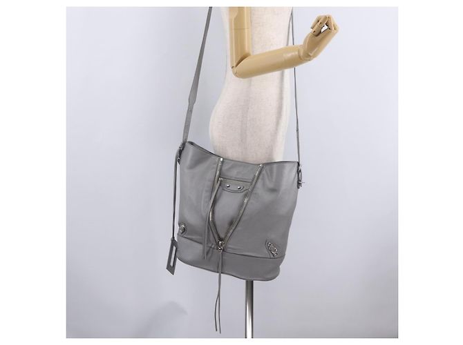 Balenciaga Paper Drop Bucket Shoulder Bag Leather Silver 357327 - vista 29