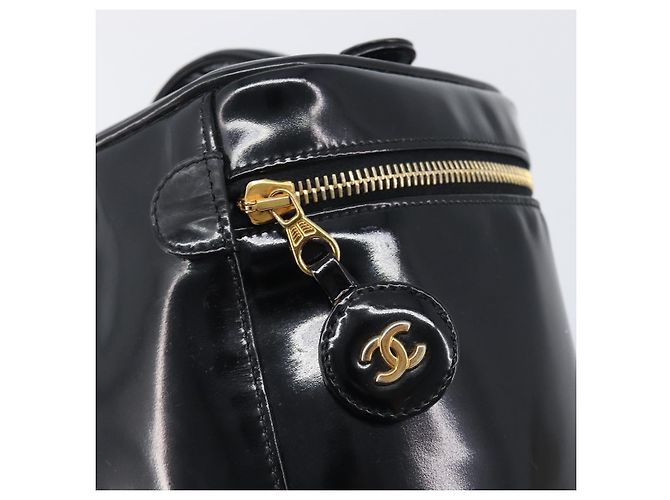 CHANEL COCO Mark Cosmetic Pouch patent Black Gold Tone CC - vista 14