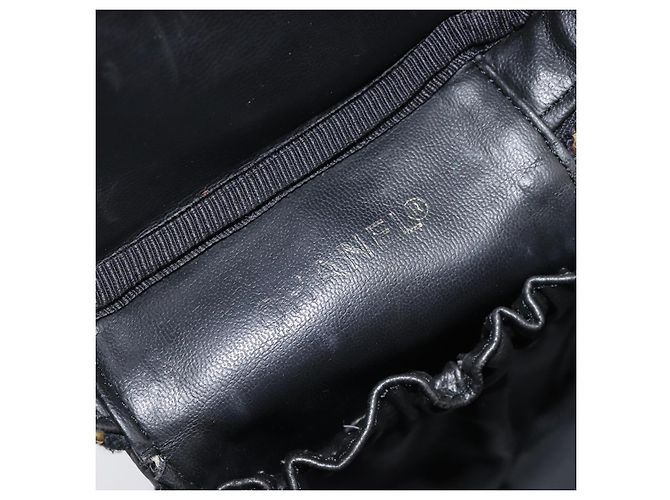 CHANEL COCO Mark Cosmetic Pouch patent Black Gold Tone CC - vista 18