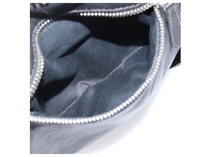 Miu Miu Shoulder Bag Leather Black Silver - vista 25