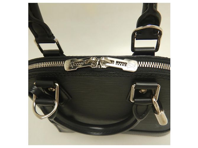 Borsa Louis Vuitton Epi Alma BB - vista 10