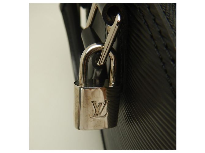 Borsa Louis Vuitton Epi Alma BB - vista 15