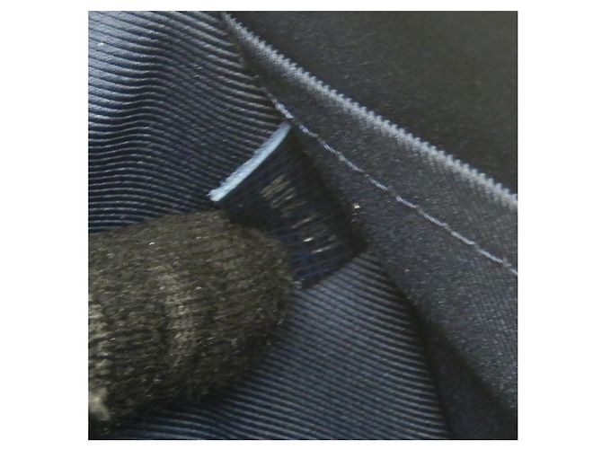 Borsa Tote Louis Vuitton Taiga Anton - vista 27