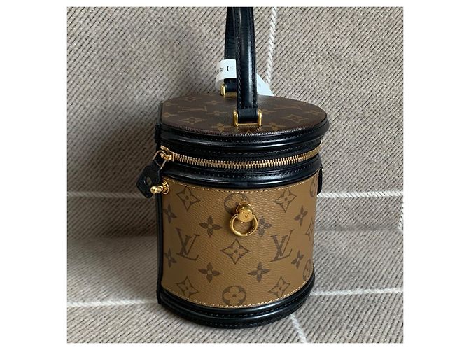 Louis Vuitton Money Bucket - vista 3