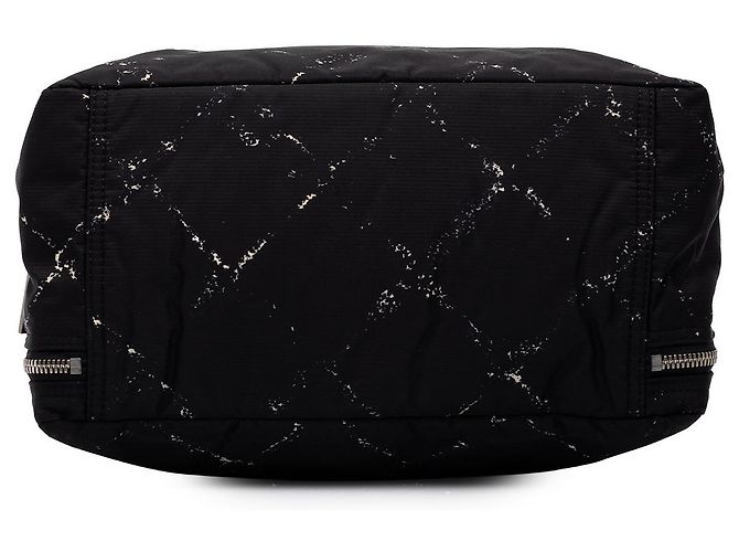 Borsa a mano Chanel Old Travel Line in nylon nero - vista 3