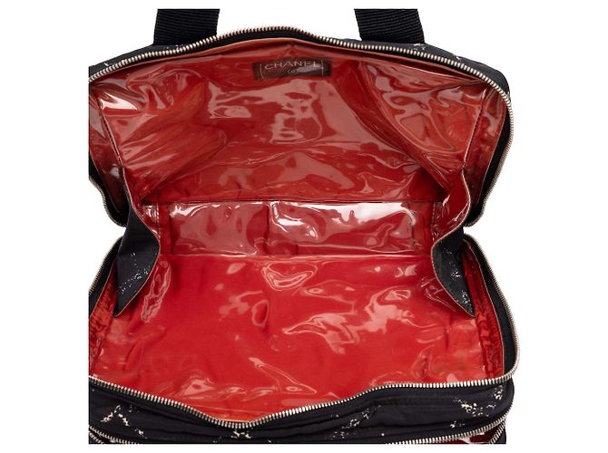Borsa a mano Chanel Old Travel Line in nylon nero - vista 4