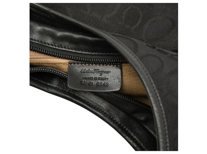 Salvatore Ferragamo Borsa a tracolla Ferragamo in tela Gancini nera - vista 5
