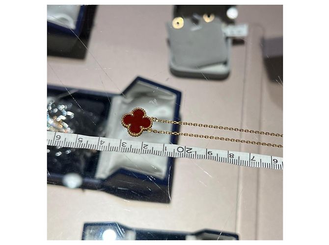 Collana Sweet Alhambra Van Cleef & Arpels oro giallo e corniola - vista 7