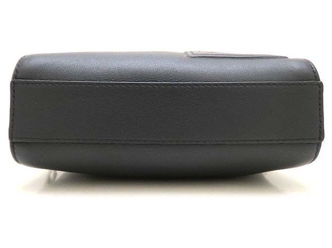 Borsa a tracolla camera Loewe Mini in pelle di vitello satinata - vista 4