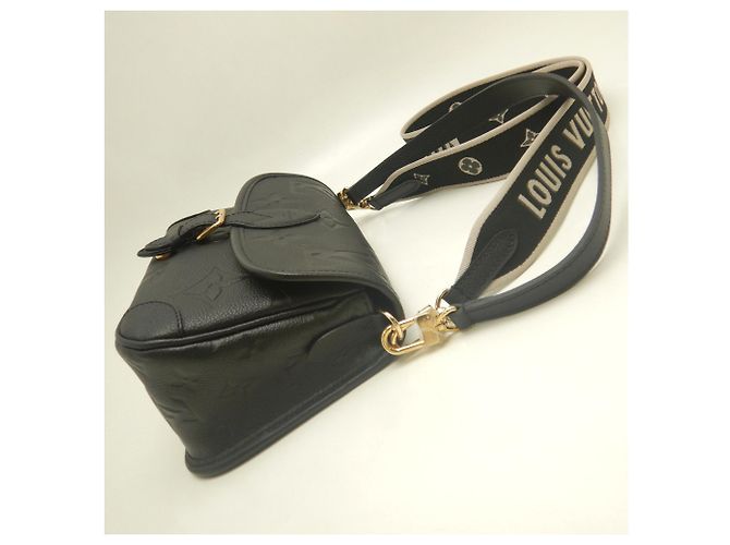 Borsa a tracolla Louis Vuitton Monogram Empreinte Diane NM PM - vista 4