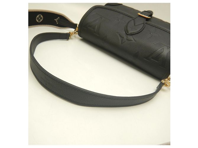 Borsa a tracolla Louis Vuitton Monogram Empreinte Diane NM PM - vista 7