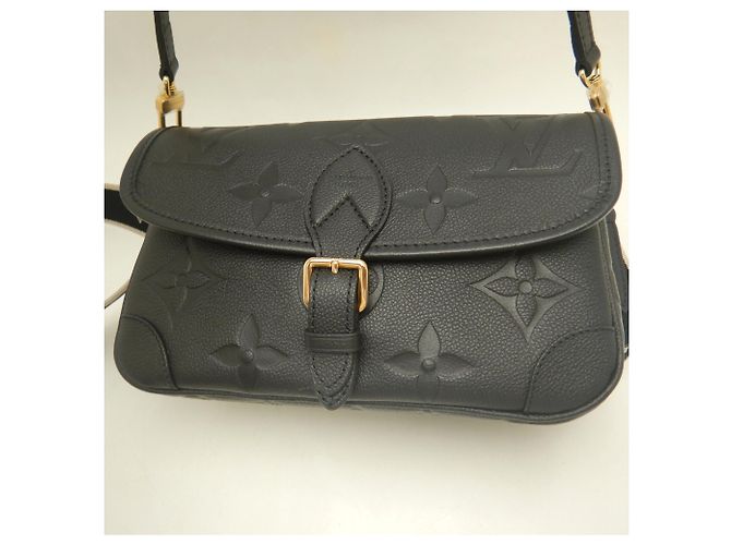 Borsa a tracolla Louis Vuitton Monogram Empreinte Diane NM PM - vista 8