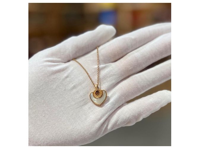 Bulgari Collana con pendente a cuore Bvlgari in oro giallo e madreperla - vista 5