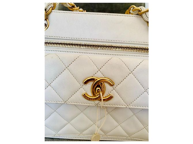 Borsa a mano Chanel in pelle bianca matelassé - vista 2
