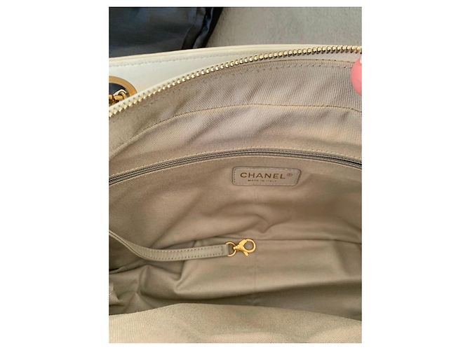 Borsa a mano Chanel in pelle bianca matelassé - vista 9