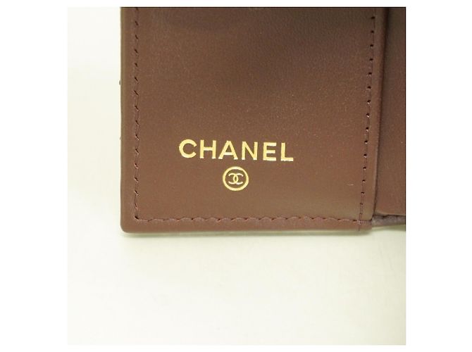 Cartera tri-fold Chanel Matelassé en piel de becerro granulada negra - vista 4